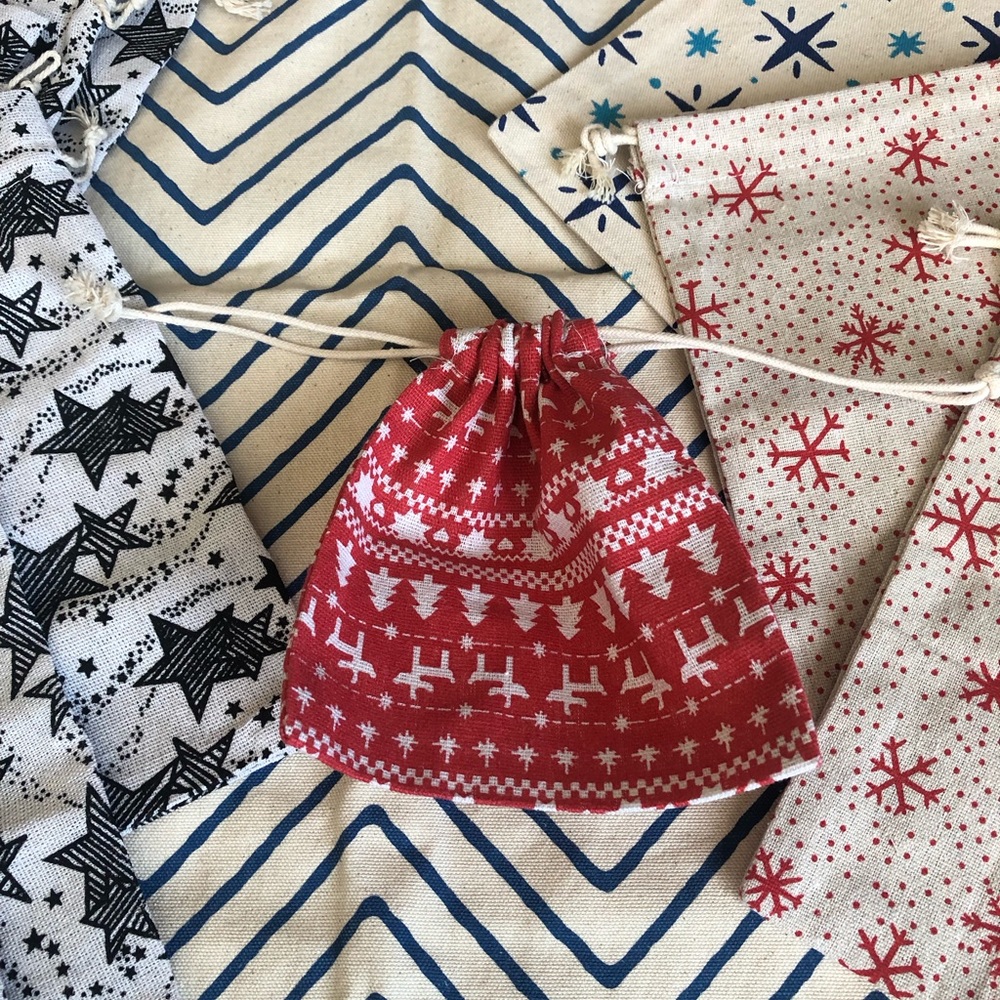 Decorative Pull String Bags - Picture 3 of 4